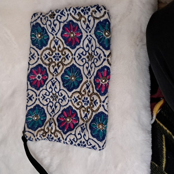 Stephanie Nicole Beaded Wristlet Pouch - Picture 1 of 9